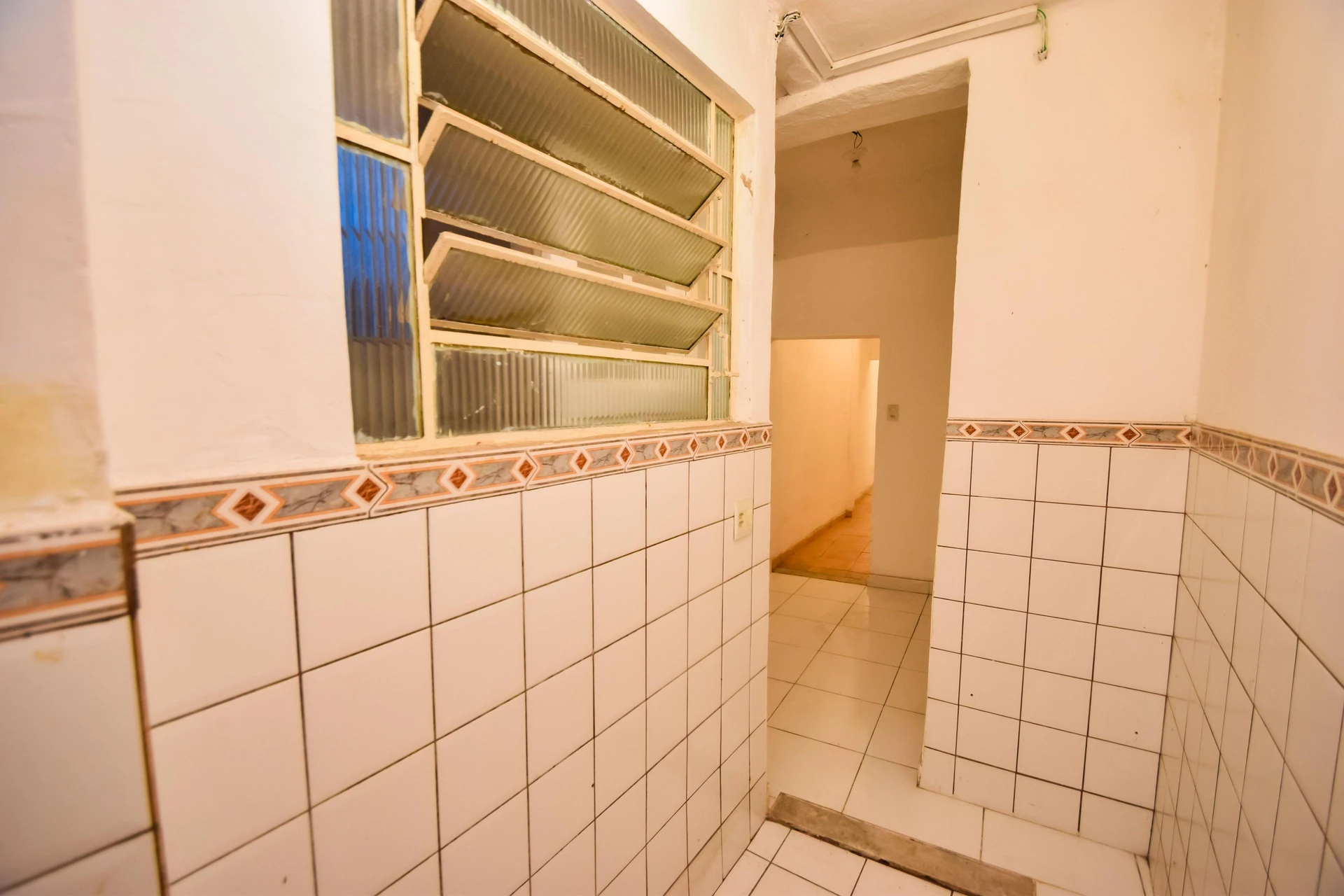 Unfurnished studio with no parking and 1 bedroom — photo 5