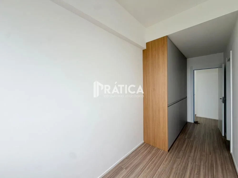4-bedroom apartment in a building with an indoor pool — photo 35