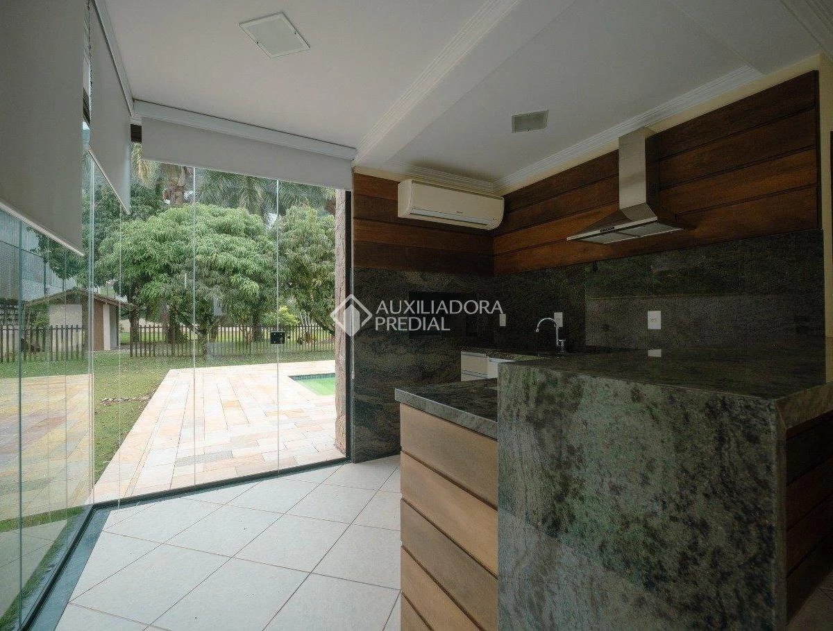 1723 m² house with a bathtub and a grill on the balcony — photo 35