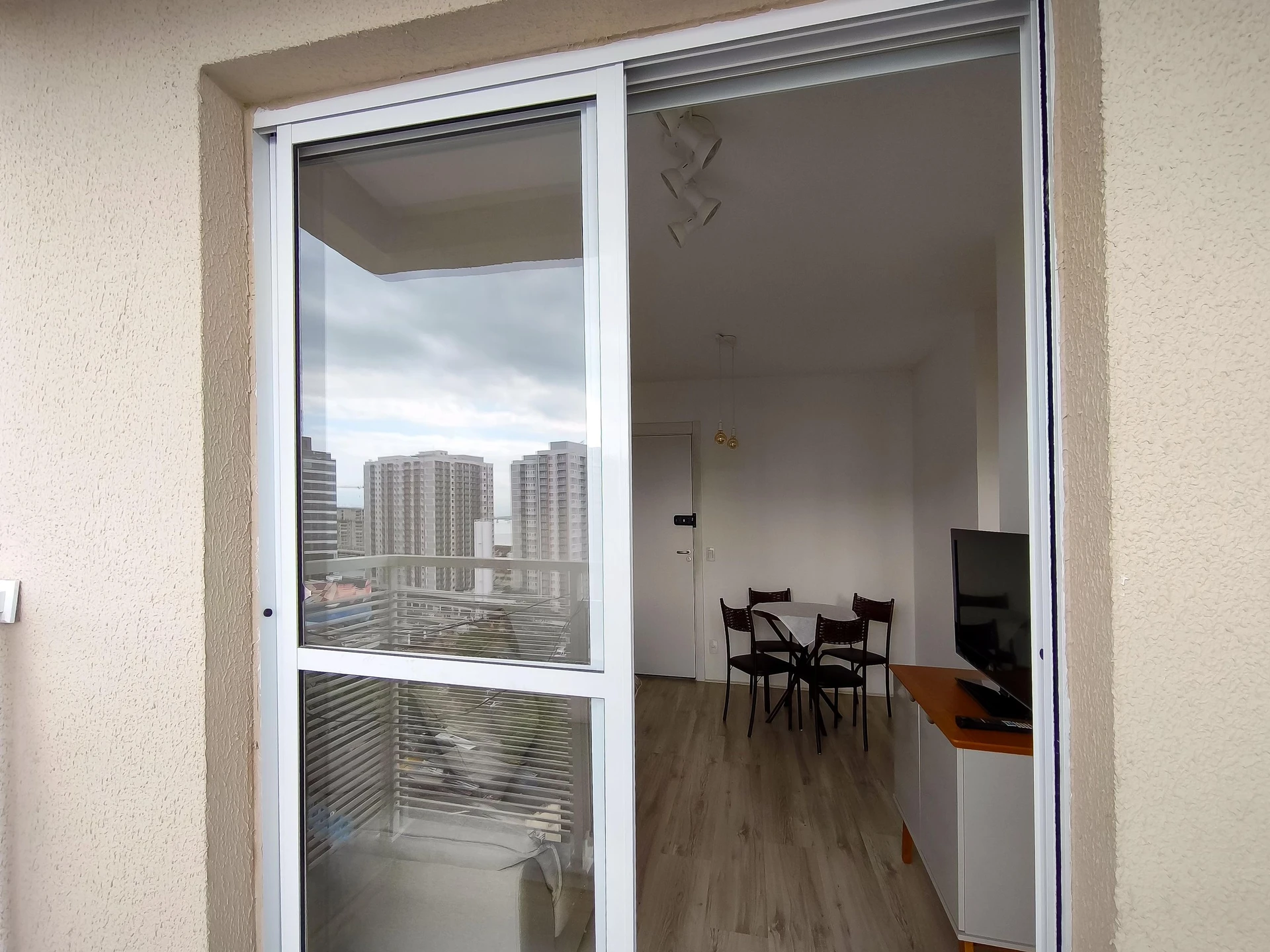 Apartamento mobiliado de 2 quartos em condomínio com sauna — photo 48