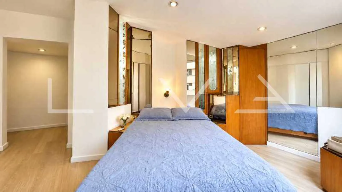 178 m² apartment with a bathtub and a water view — photo 7