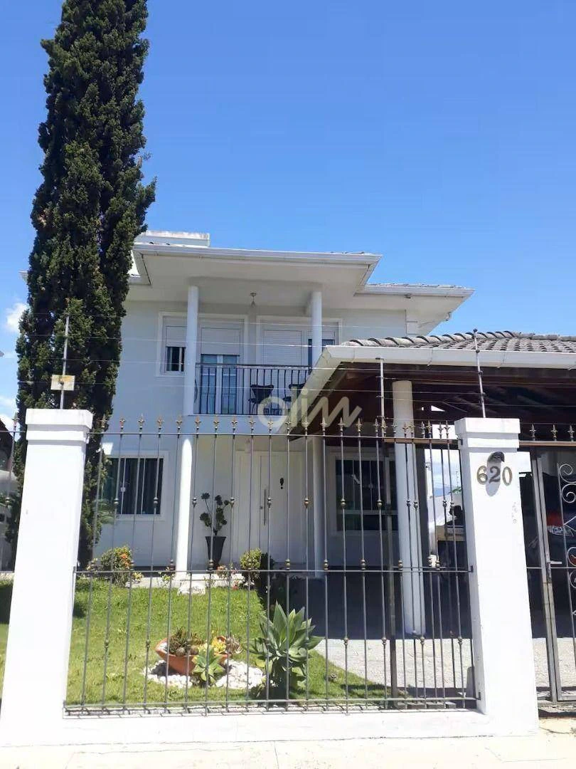 Casa com 4 dormitórios e jardim privativo — photo 2