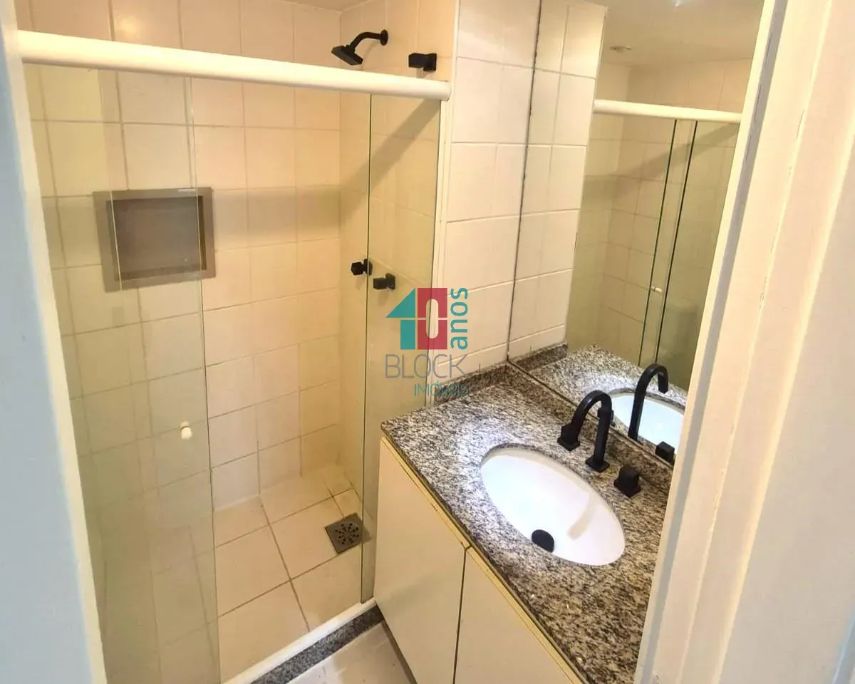 Apartment, 203 m², with a glass-enclosed balcony — photo 10