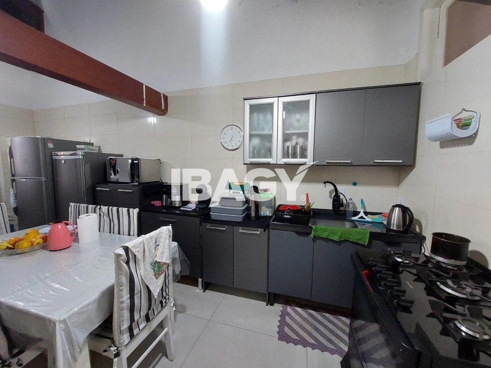 4-bedroom house, 1 with its own bathroom, 157 m² — photo 2