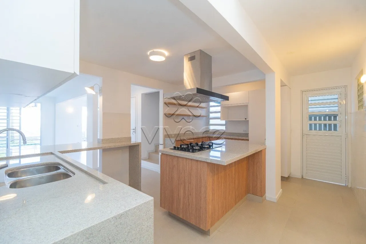 3-bedroom house with a washing machine — photo 2