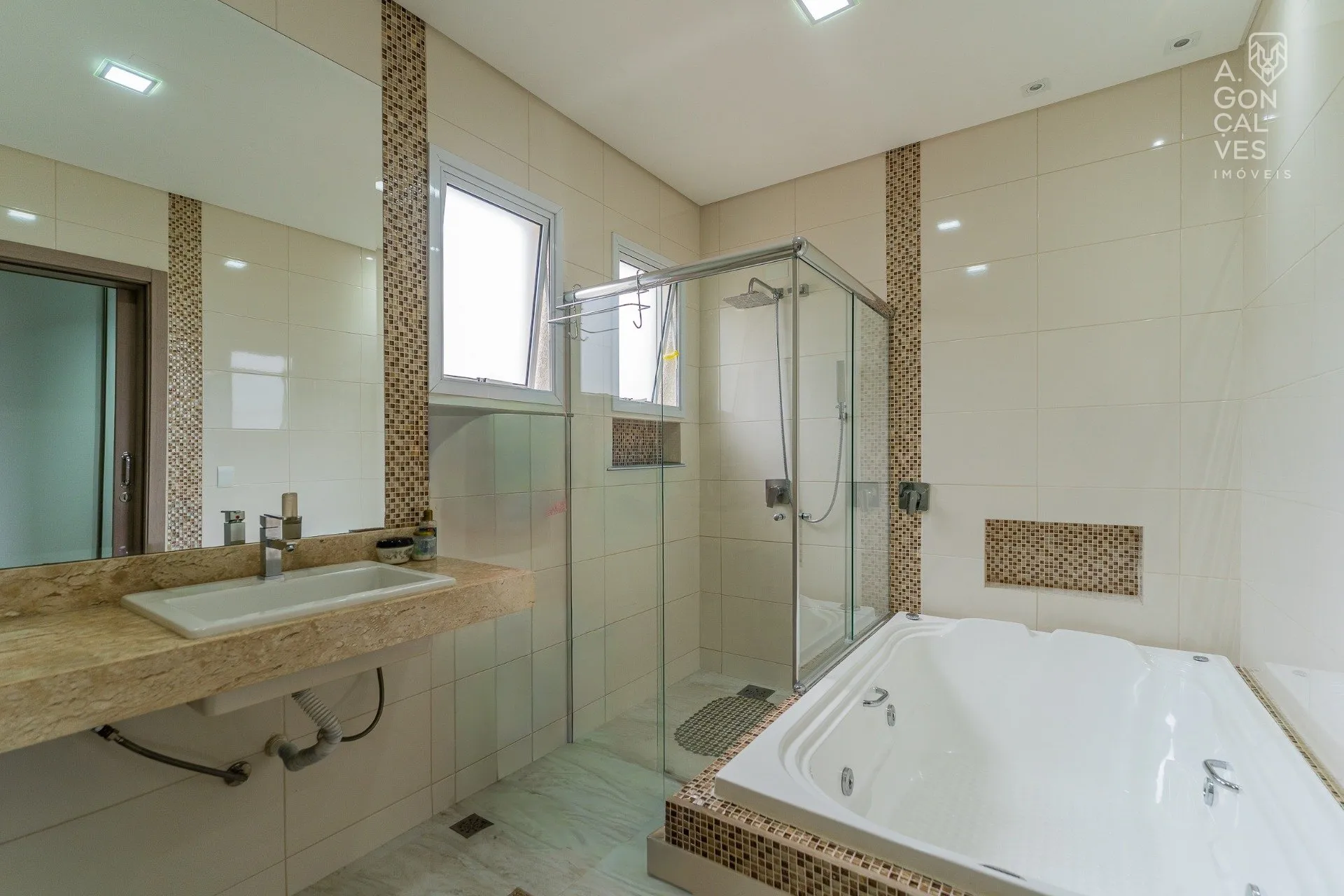 House with 3 suites and 2 parking spaces — photo 21