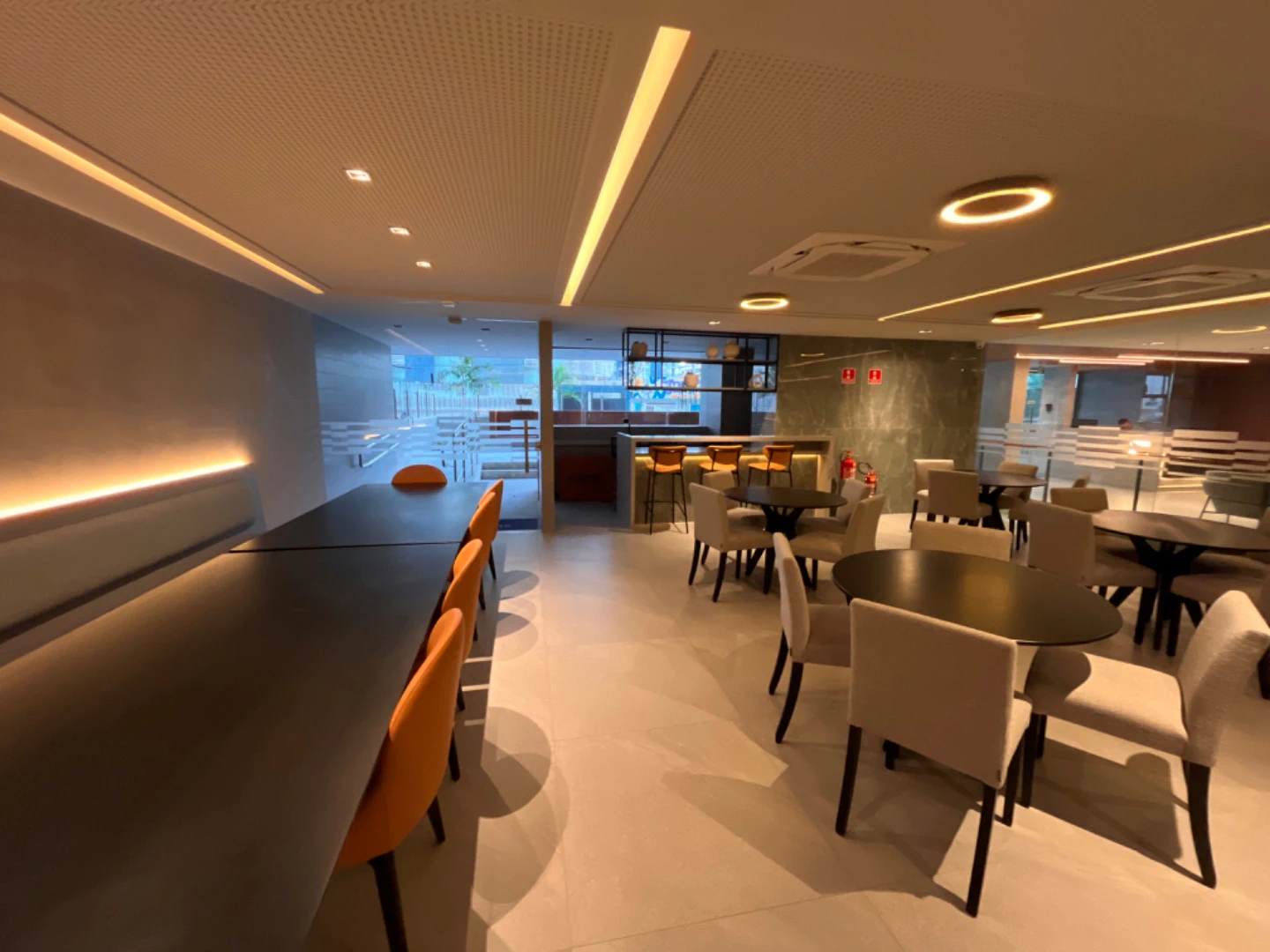 74 m² apartment with 2 en-suites and 1 parking space — photo 4