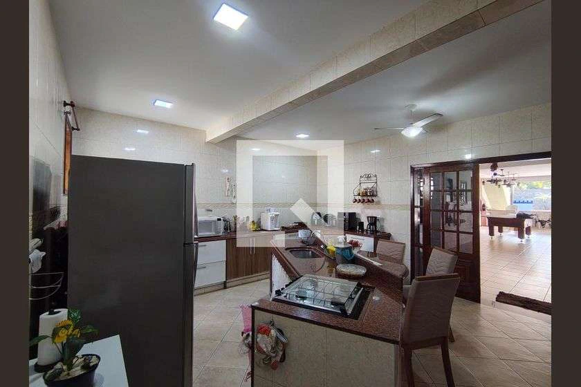Furnished house with 5 bedrooms and 631 m² — photo 6