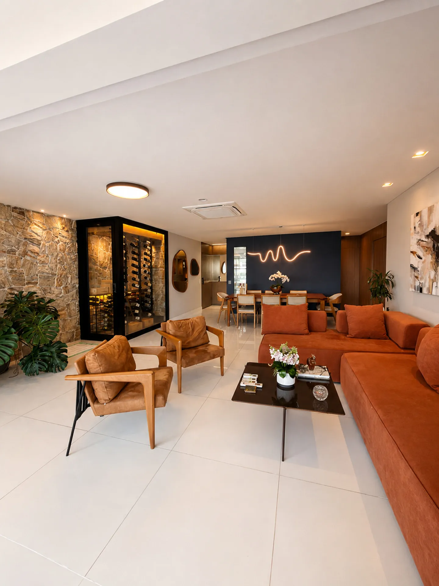 4-bedroom apartment with 4 en-suite bathrooms, 233 m² — photo 3