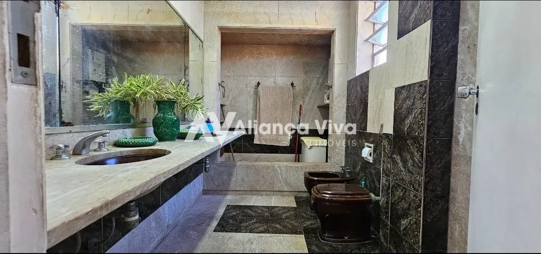Apartamento mobiliado com 5 quartos e cozinha com fogão a gás — photo 27