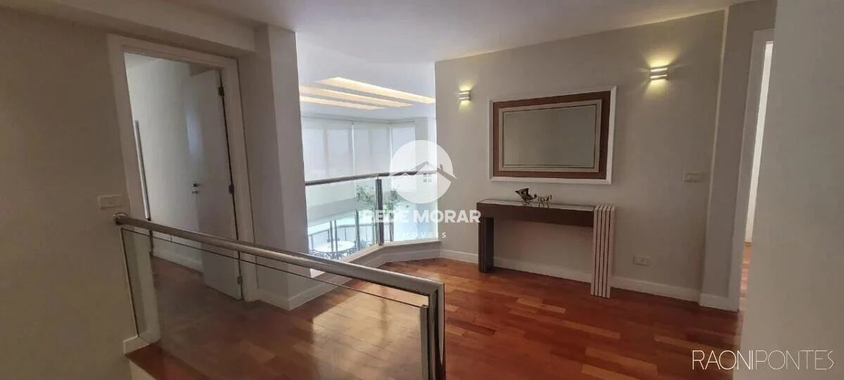 268 m² apartment with a water view and a bathtub — photo 29