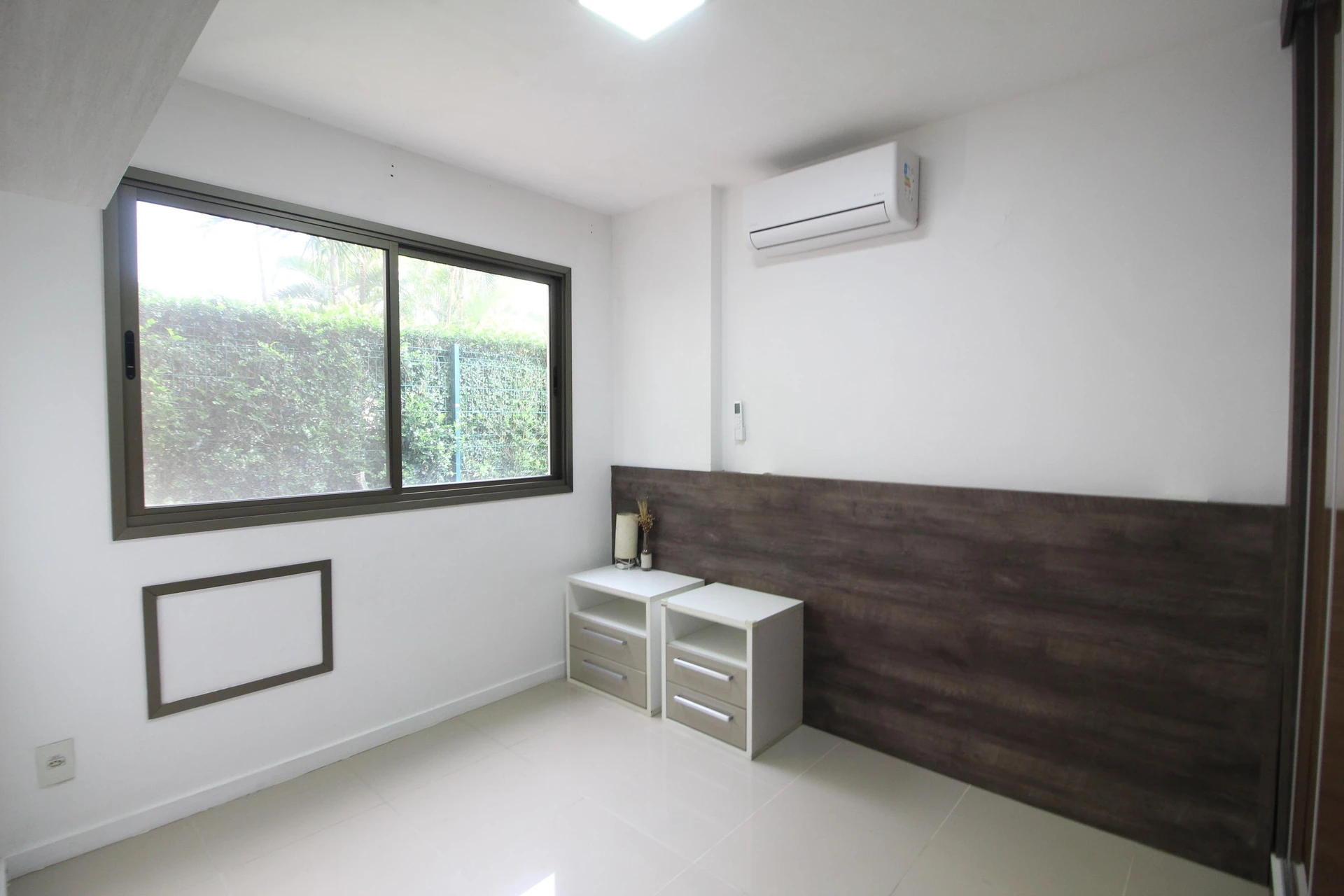 Walk-in closet in a 3-bedroom apartment, 120 m² — photo 6