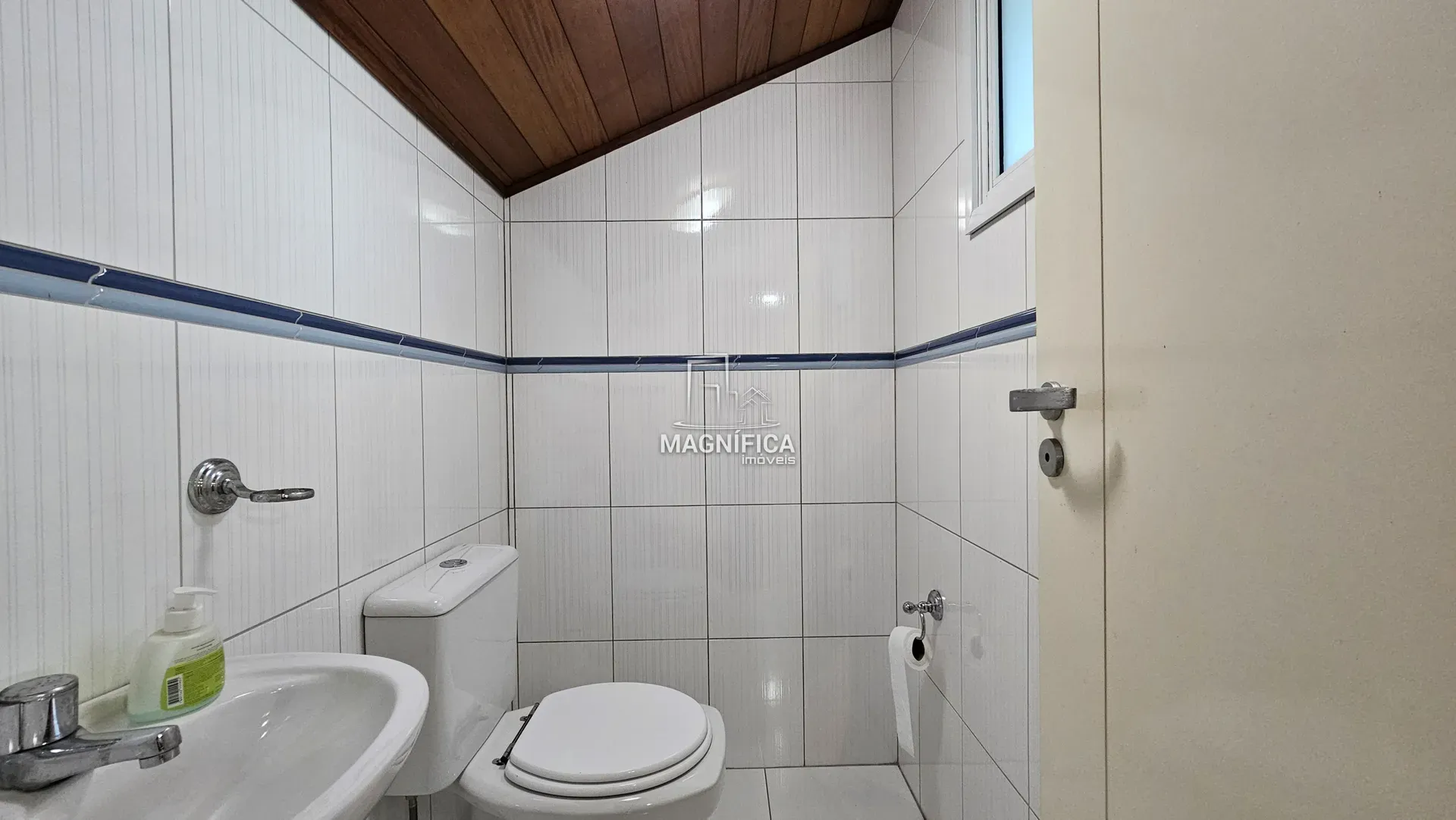 Unfurnished house with 3 en-suite bedrooms and 360 m² — photo 26