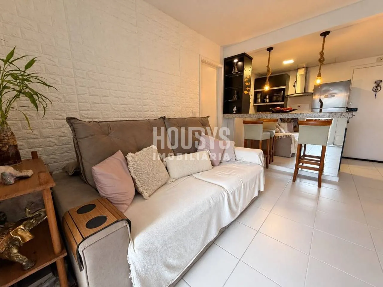 One-bedroom apartment in a building with a tennis court — photo 12