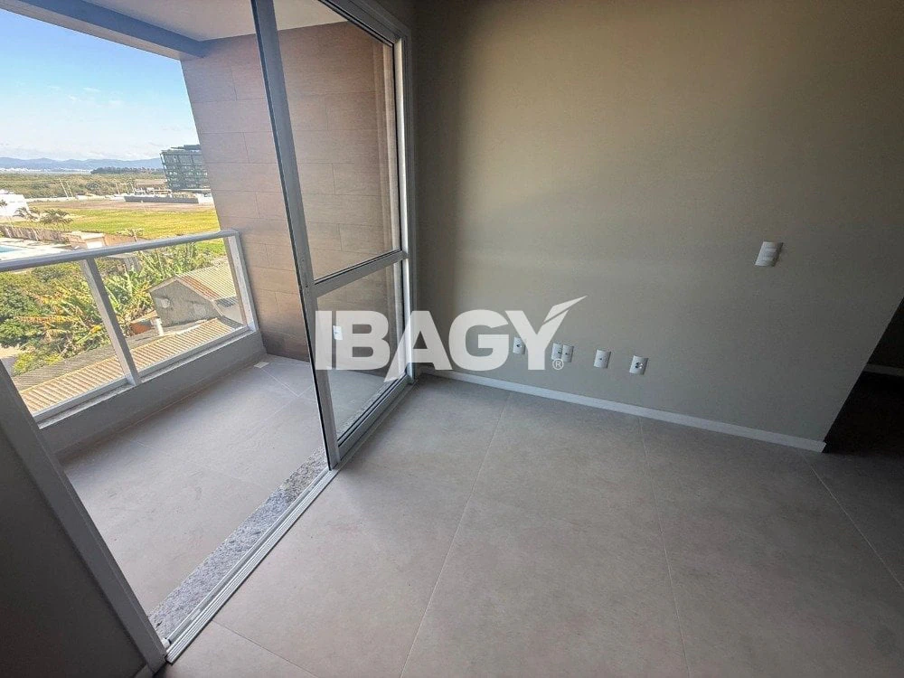 3-bedroom apartment with a suite and 2 parking spots