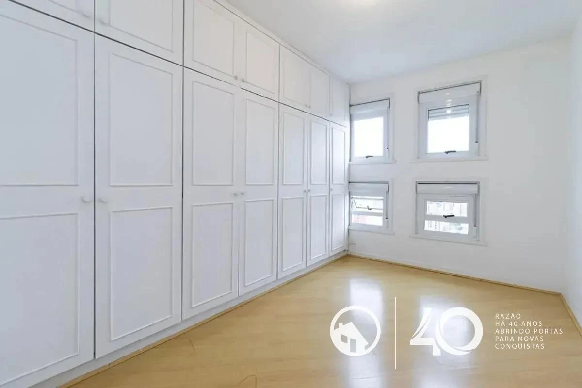 Ванна та 4 спальні: квартира 165 м² — photo 2