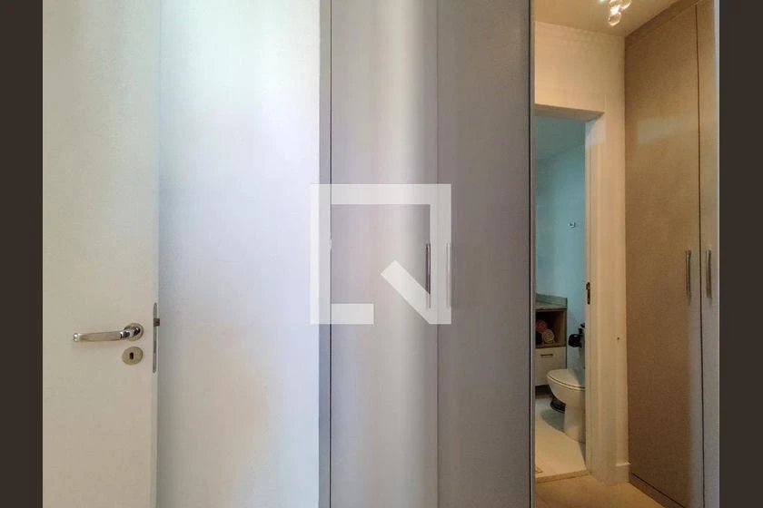 3-bedroom apartment with a mountain view — photo 26