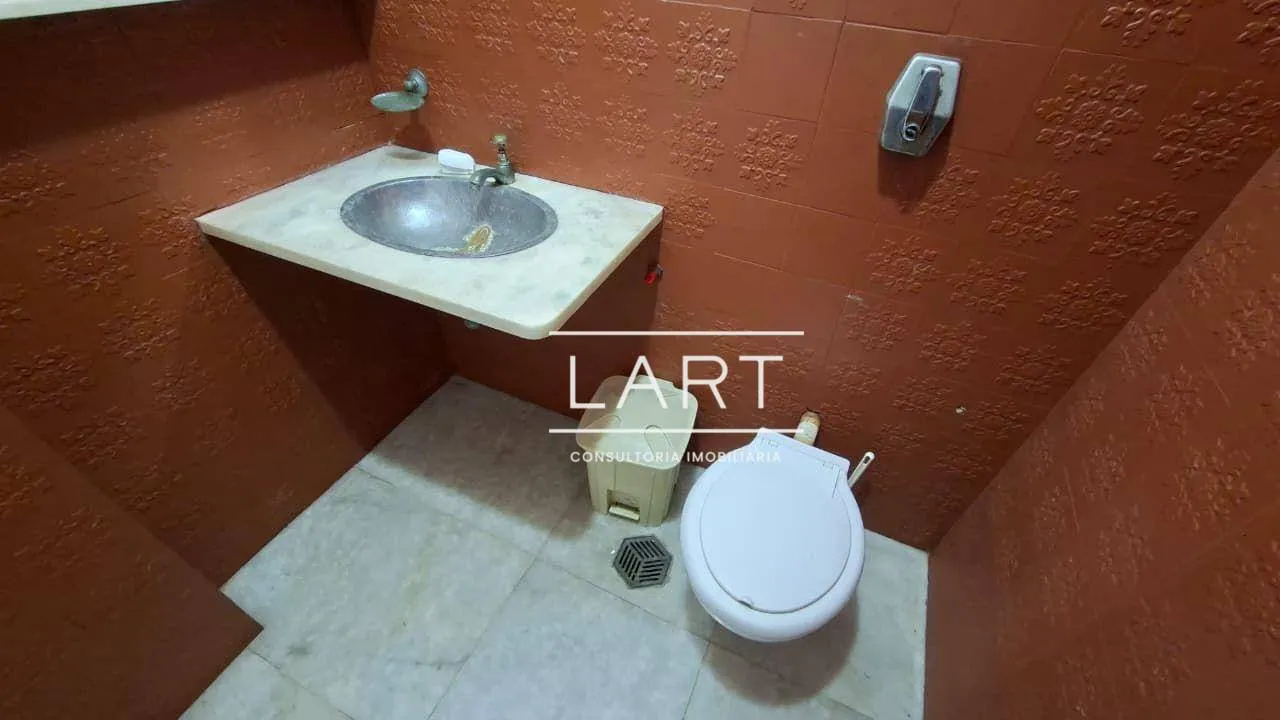 Rental apartment with 4 bedrooms and 280 m² — photo 14