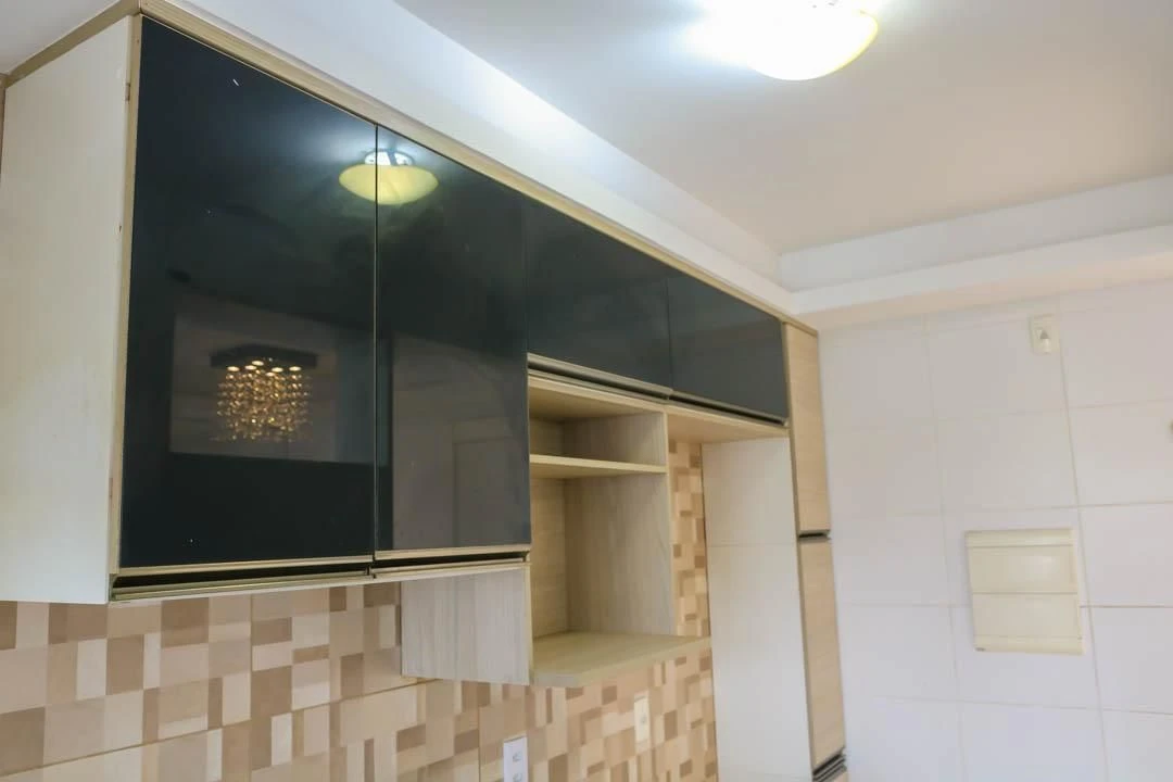Balcony with a grill in a 2-bedroom apartment, 60 m² — photo 66