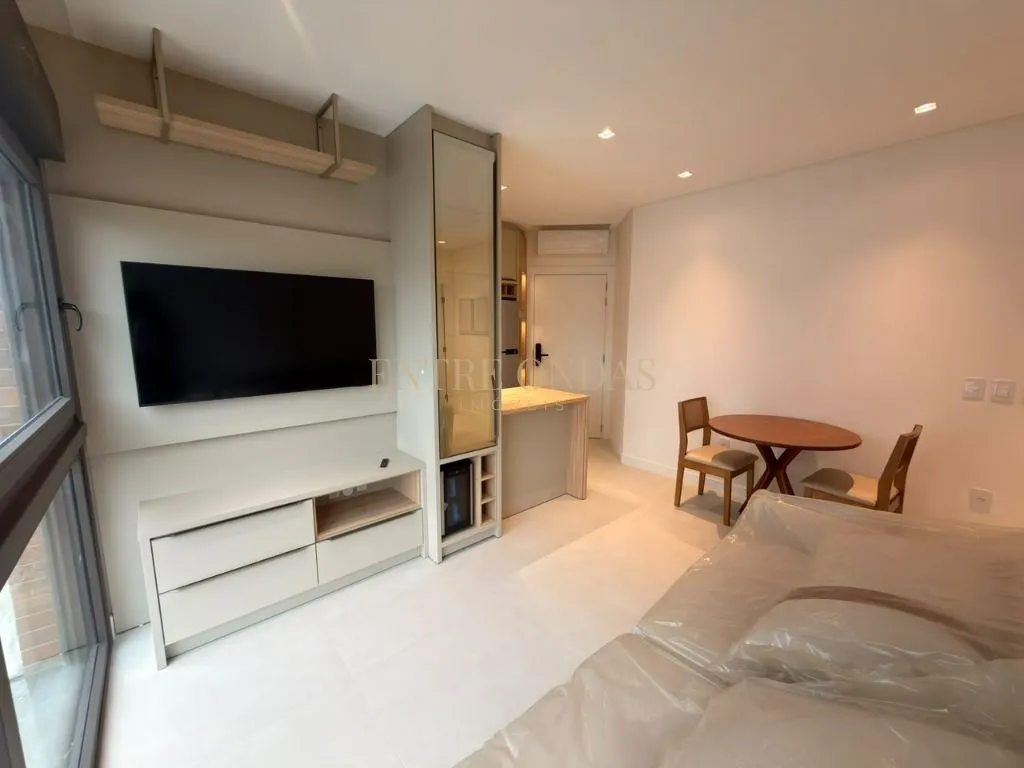Apartment on the 5th floor with floor-to-ceiling windows — photo 4