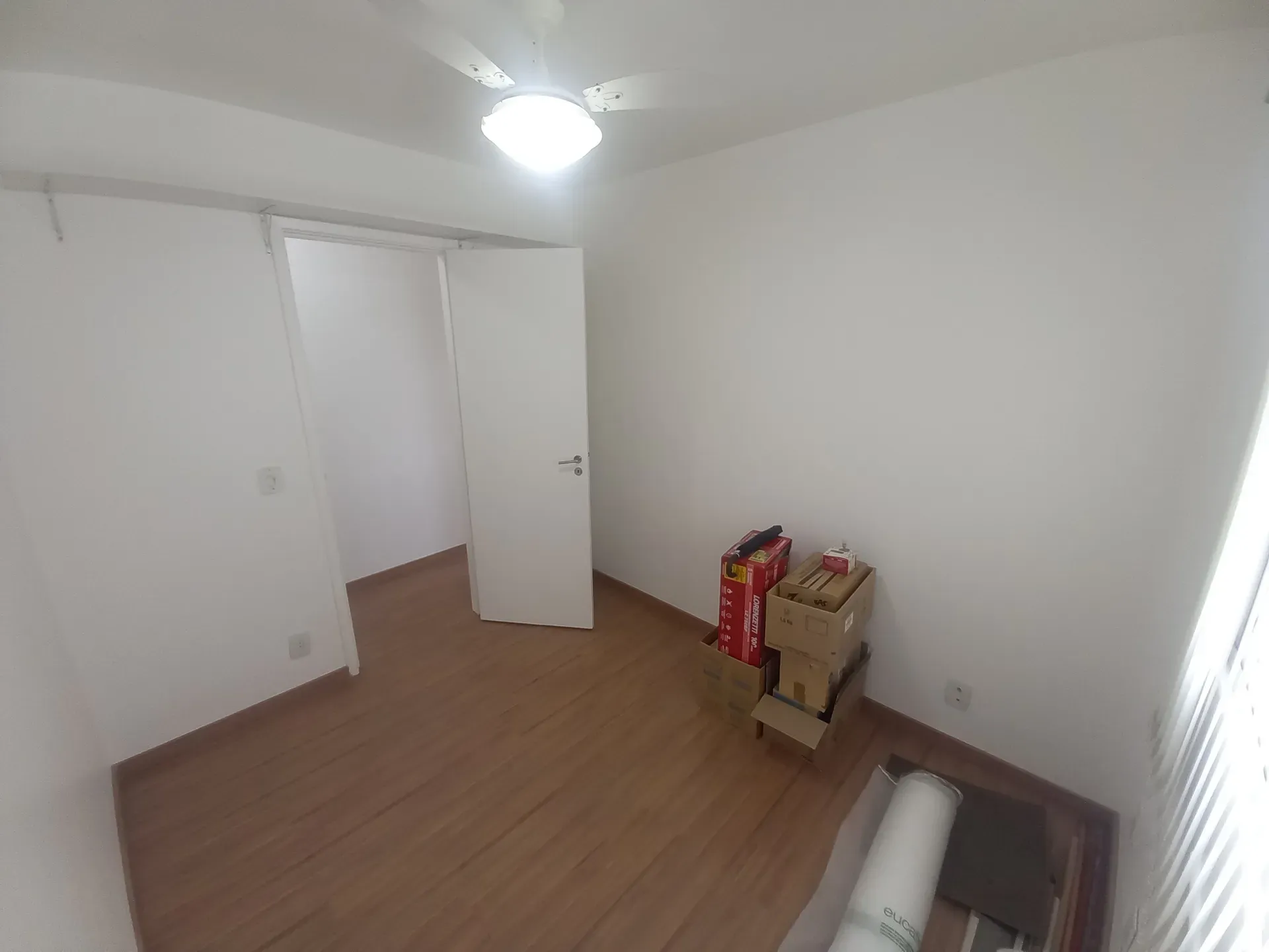 Apartment on the 3rd floor with wood or laminate floors — photo 4