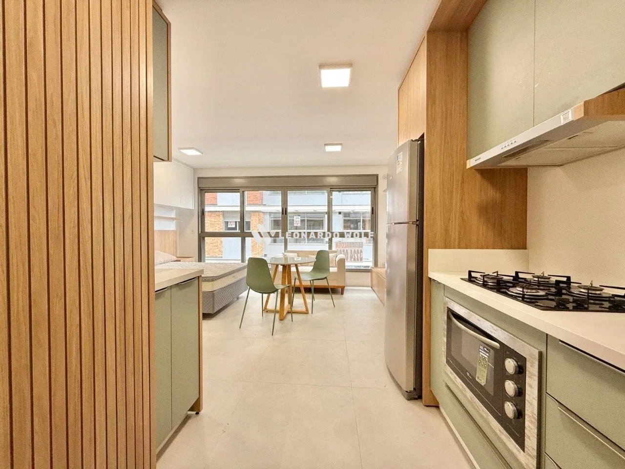 Furnished 1-bedroom apartment with open-plan kitchen
