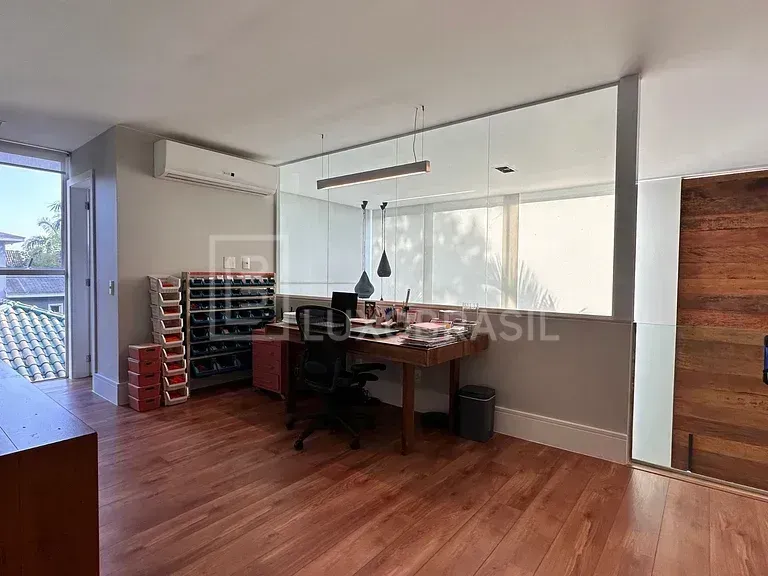 Casa moderna com 3 quartos e 5 vagas de garagem — photo 47