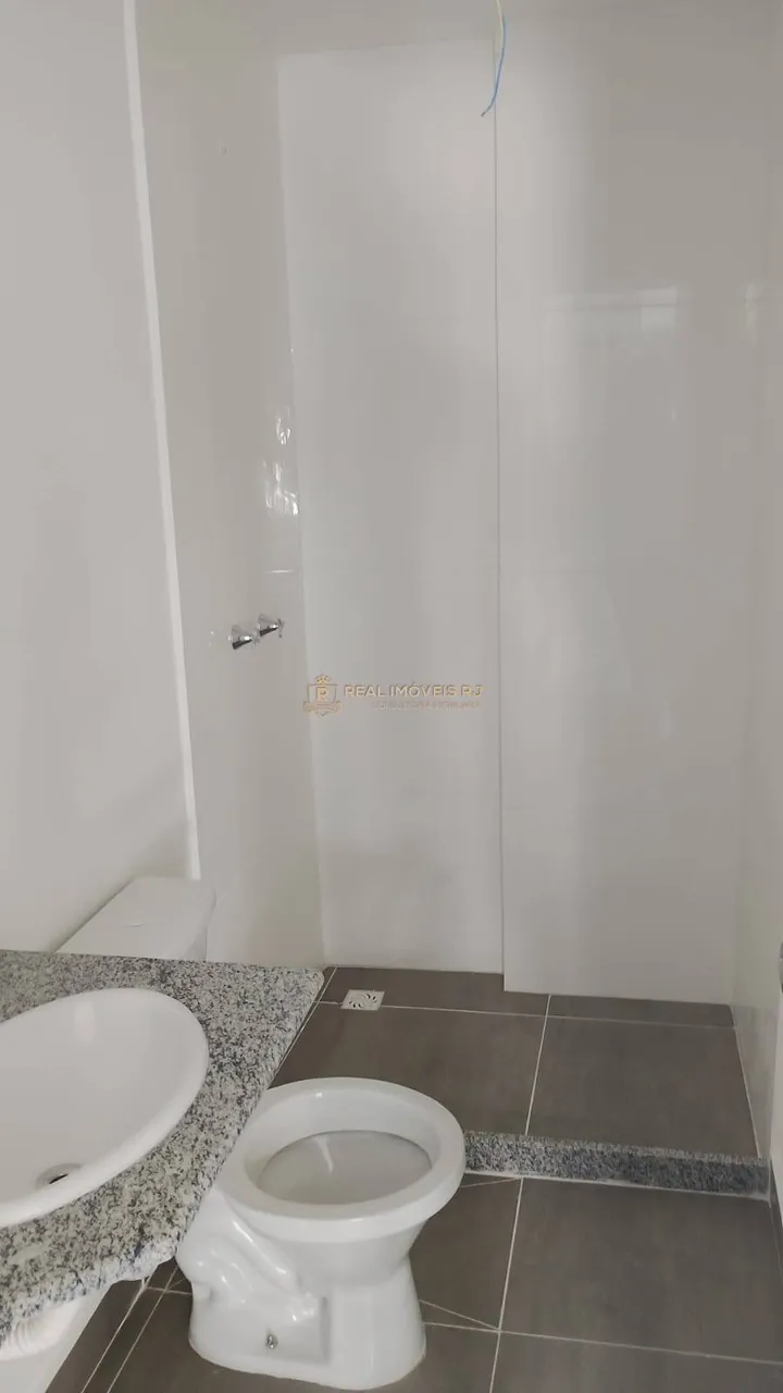 Unfurnished apartment with 2 bedrooms and 2 bathrooms — photo 7