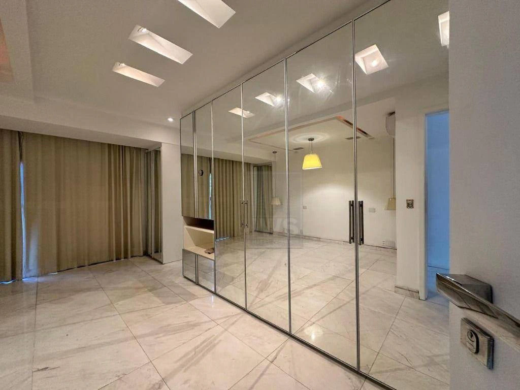 Furnished duplex penthouse with enclosed balcony — photo 8