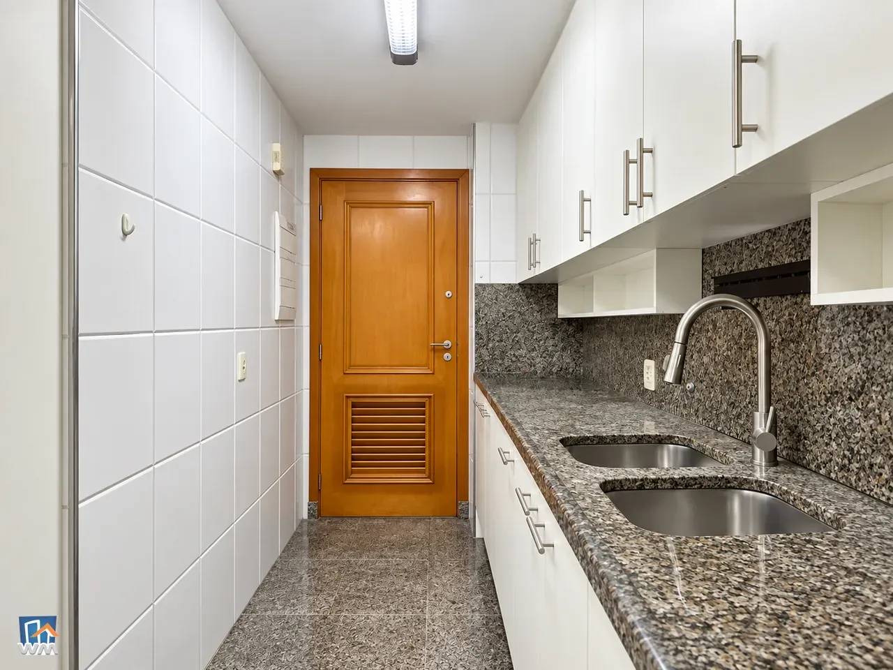 Park view in a 3-bedroom apartment, 120 m² — photo 13
