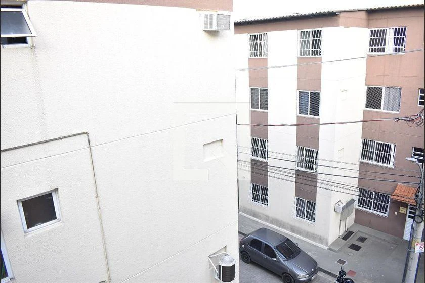 2-bedroom apartment in a building with a pool — photo 24
