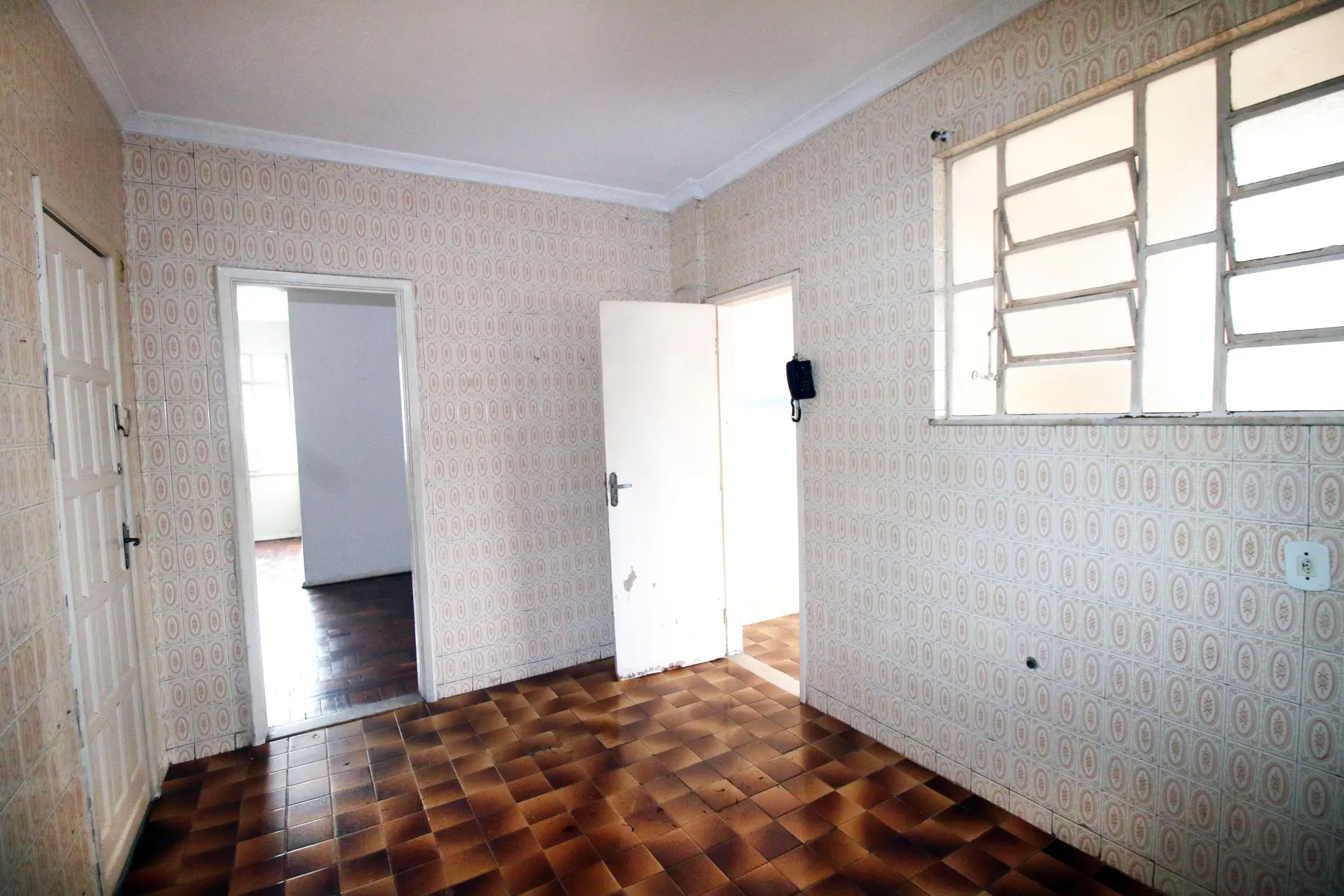 Rental apartment with 2 bedrooms and a private garden — photo 8