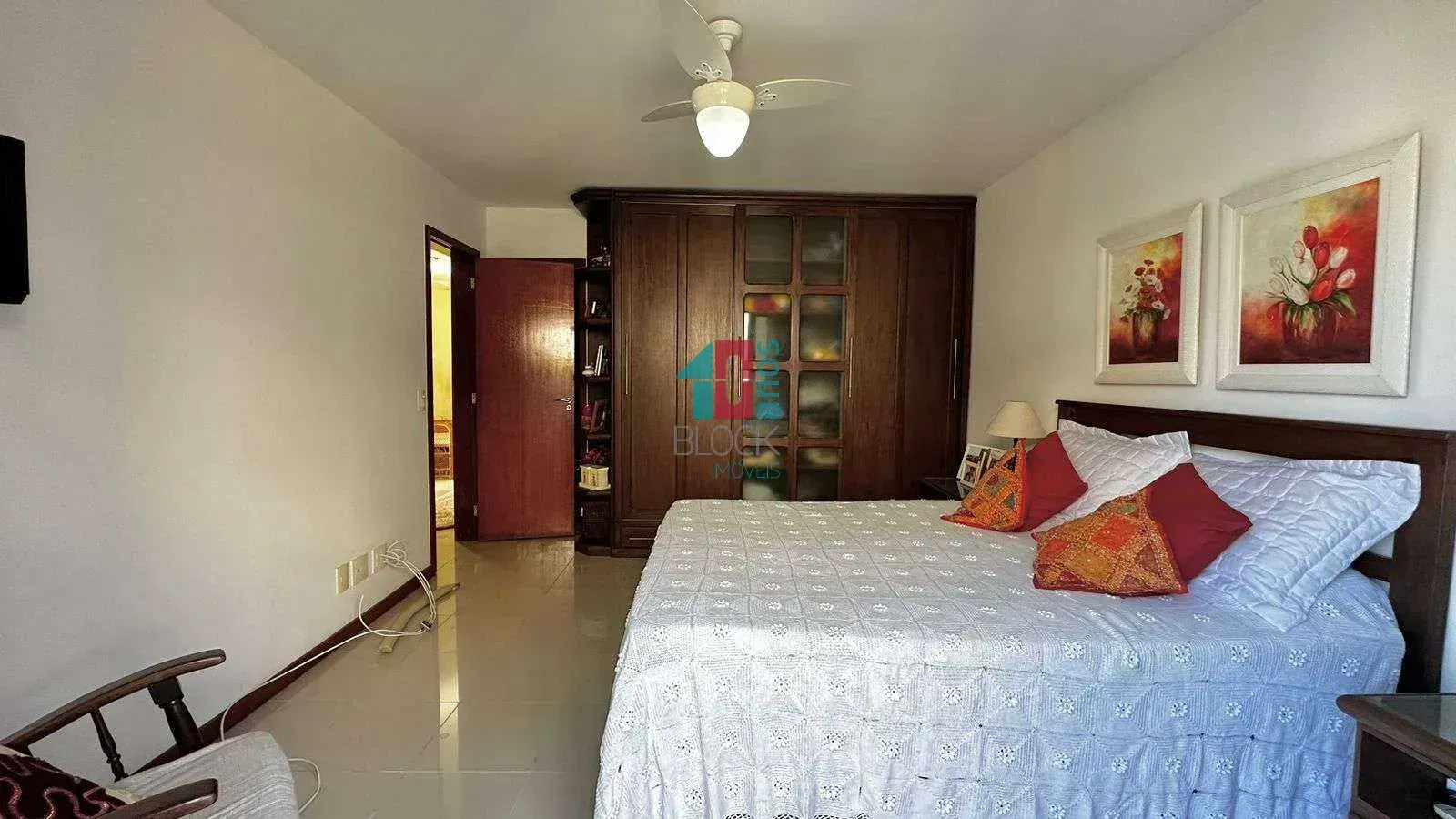 Washing machine in a 2-bedroom apartment, 208 m² — photo 30