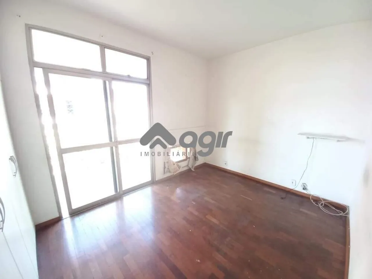 4-bedroom apartment with balcony and 2 parking spots — photo 10