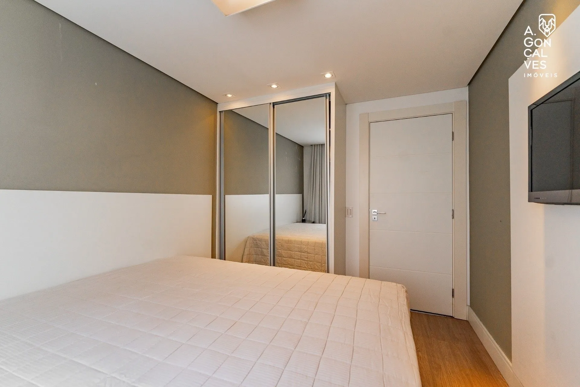 Furnished 3-bedroom house with 5 bathrooms — photo 29