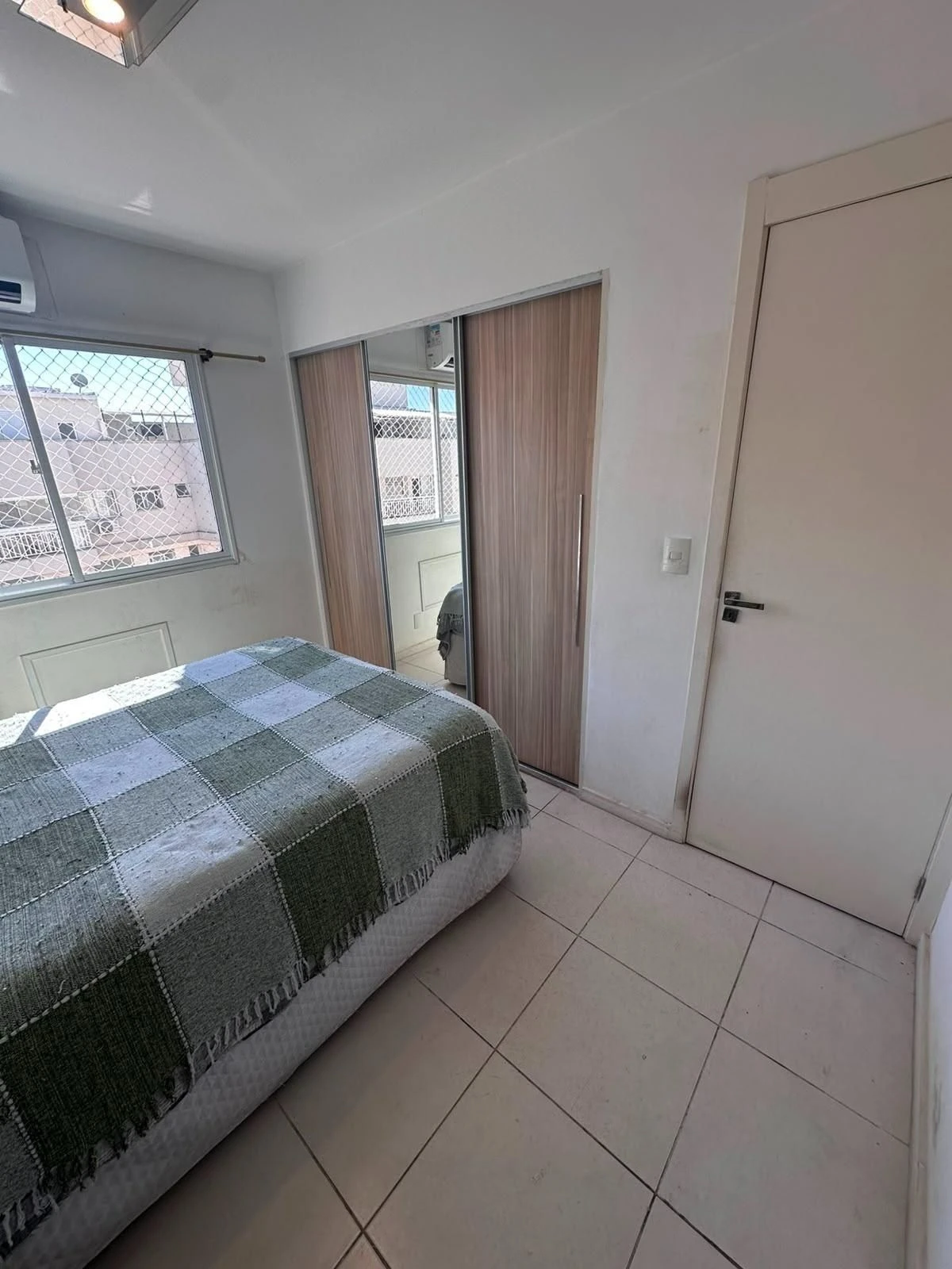 Furnished apartment, 106 m², with a glass-enclosed balcony — photo 5