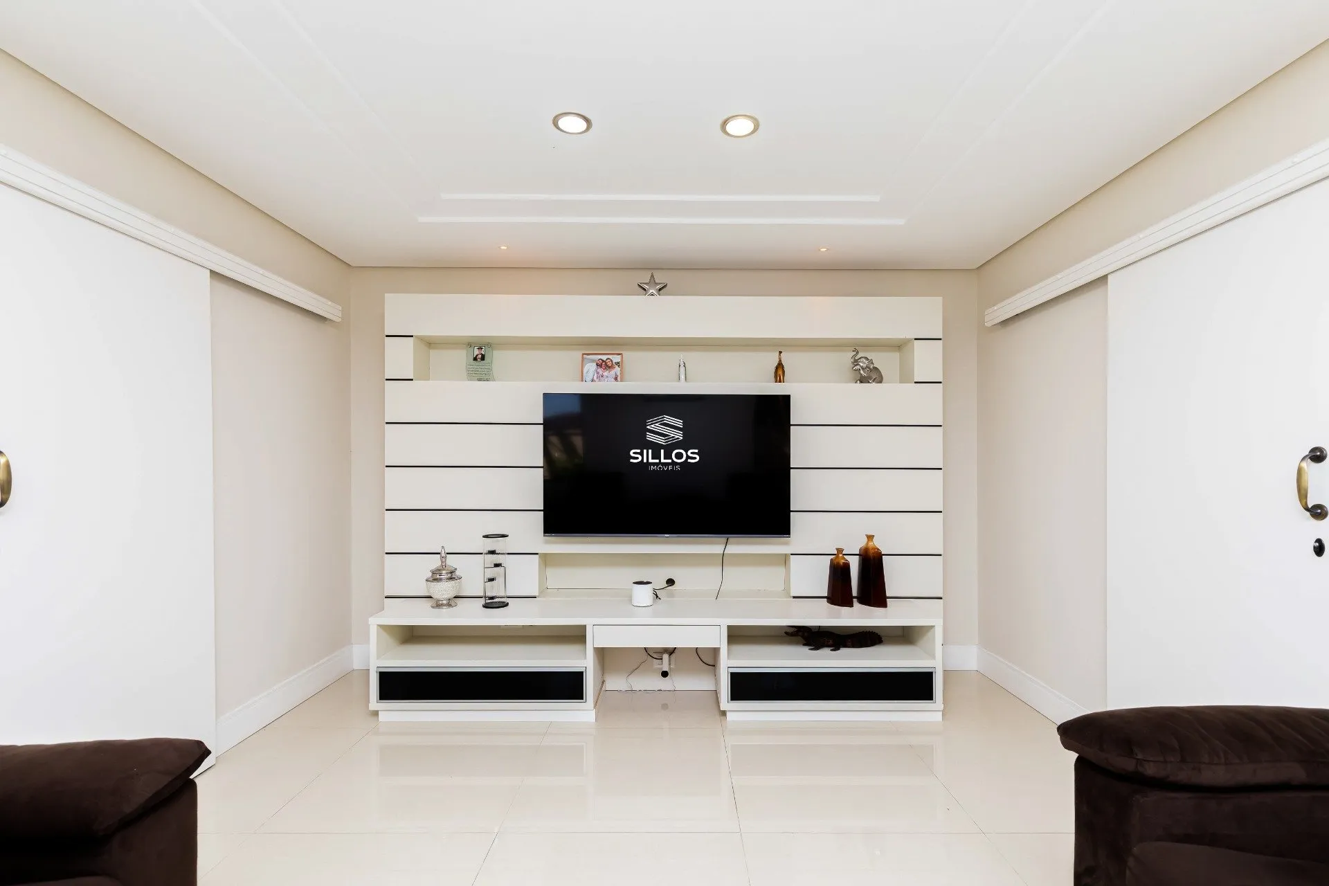 House with 4 bedrooms, 8 parking spaces in a condo — photo 7