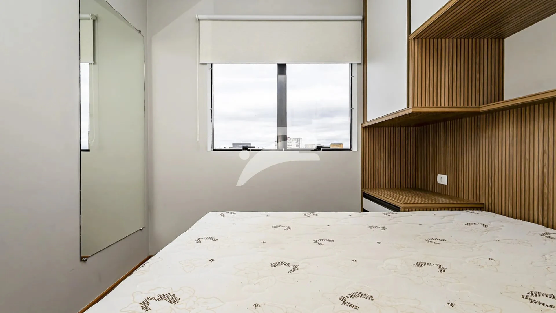 Furnished 1-bedroom apartment with enclosed balcony — photo 5