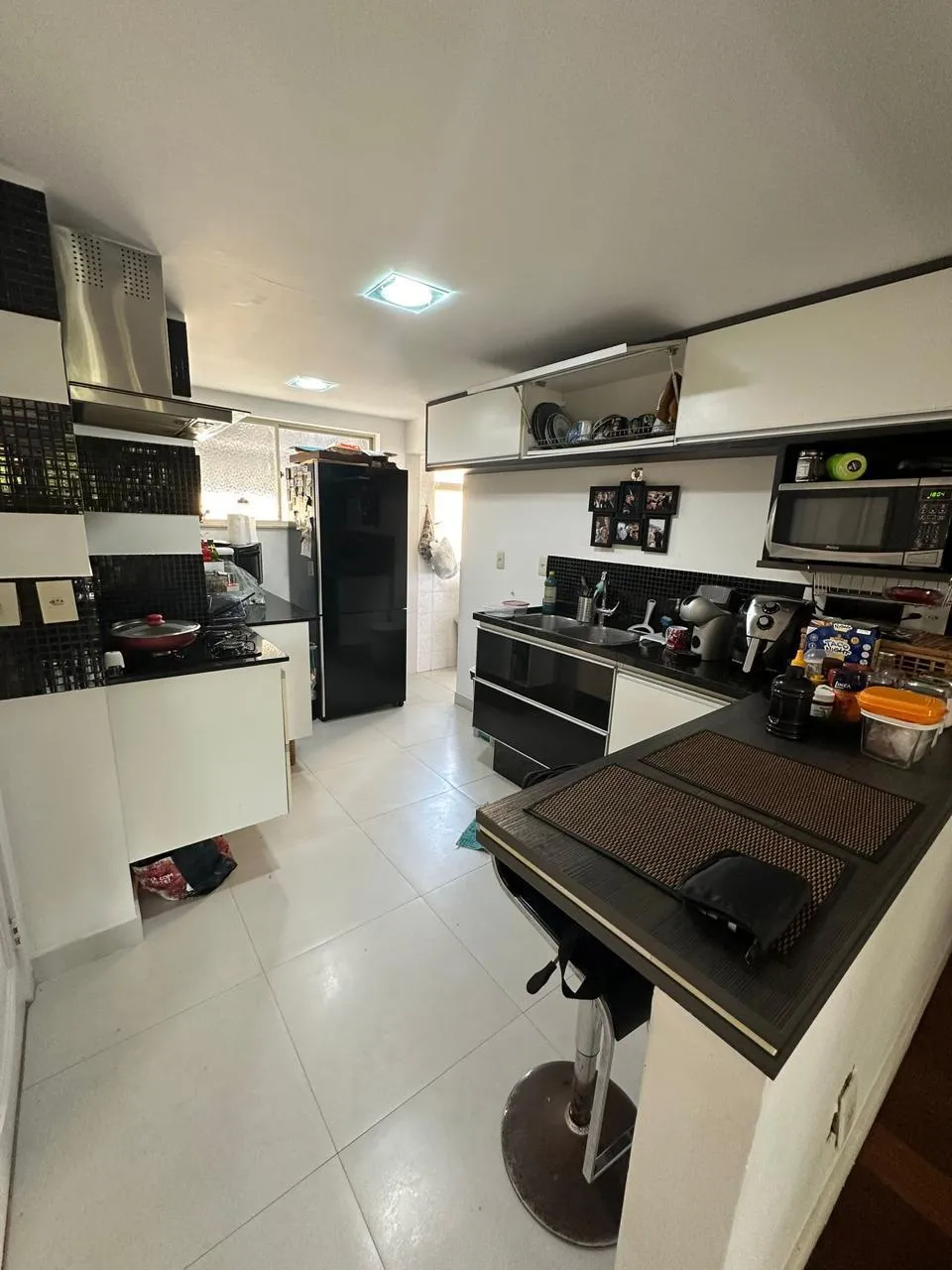 Furnished 3-bedroom apartment with enclosed balcony — photo 13