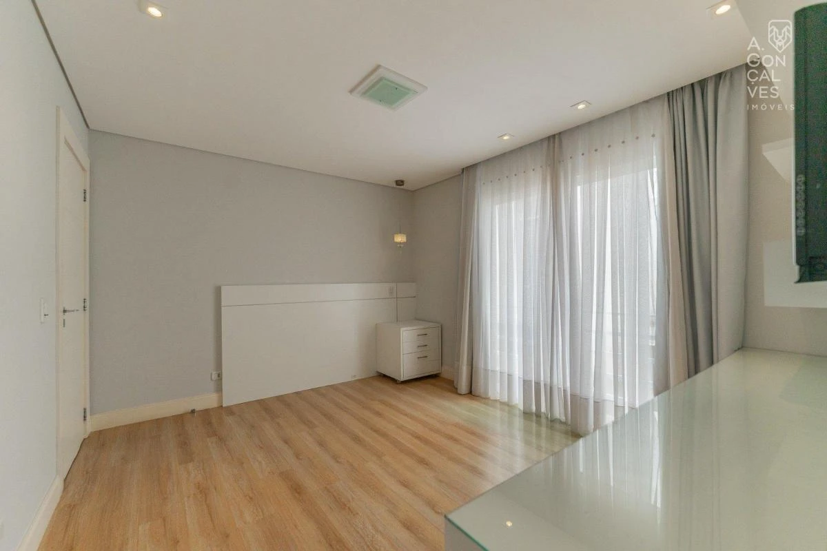 Furnished house with 3 en-suite bedrooms and balconies — photo 25