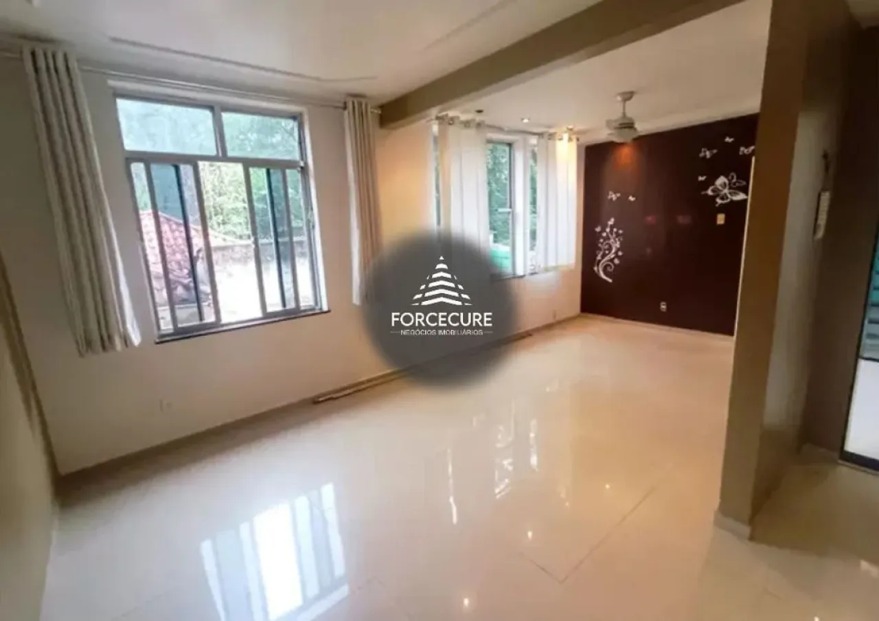 3-bedroom apartment with 3 bathrooms and tile floors — photo 4