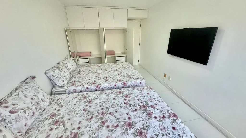 Rental apartment with 2 bedrooms, balcony and 1 parking spot — photo 10