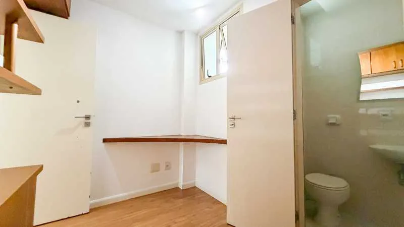 3-bedroom apartment with a home office — photo 13