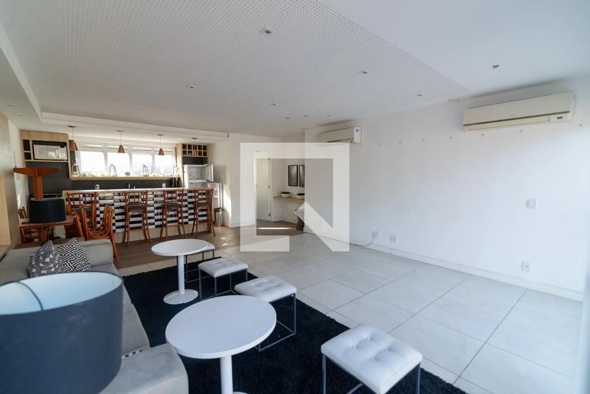 Apartamento com 2 quartos e varanda — photo 13