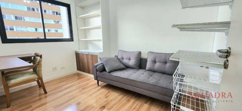 2-bedroom apartment with suite and glassed balcony — photo 22