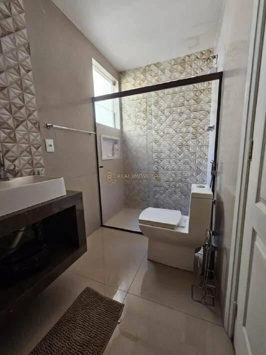 Furnished 600 m² house with 4 bedrooms and 5 bathrooms — photo 23