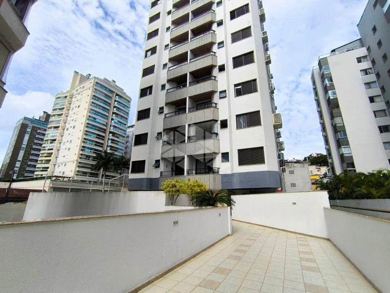 2-bedroom apartment with a water view — photo 24