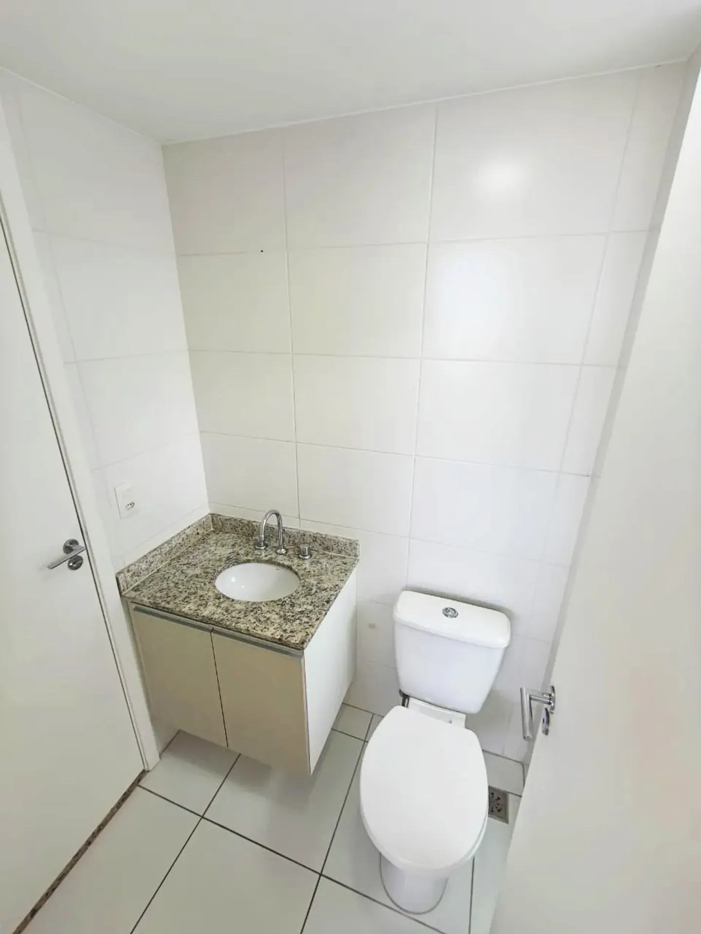 2-bedroom apartment with balcony, closed kitchen — photo 36