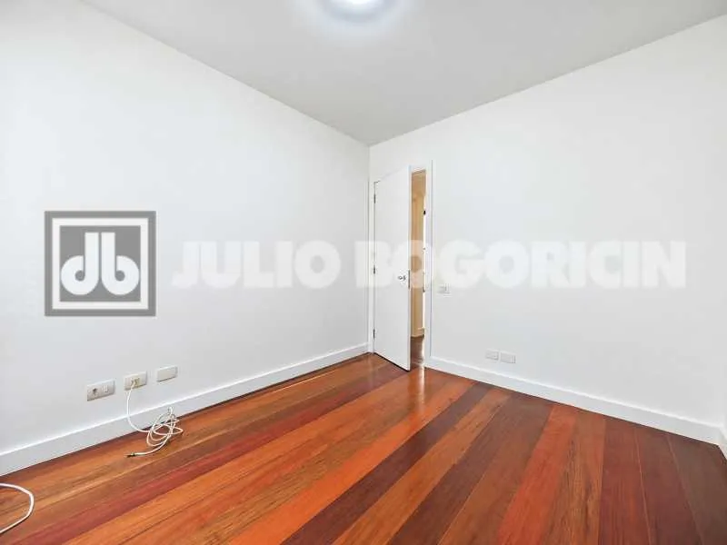 Квартира 125 м² із заскленим балконом та видом на гори — photo 18
