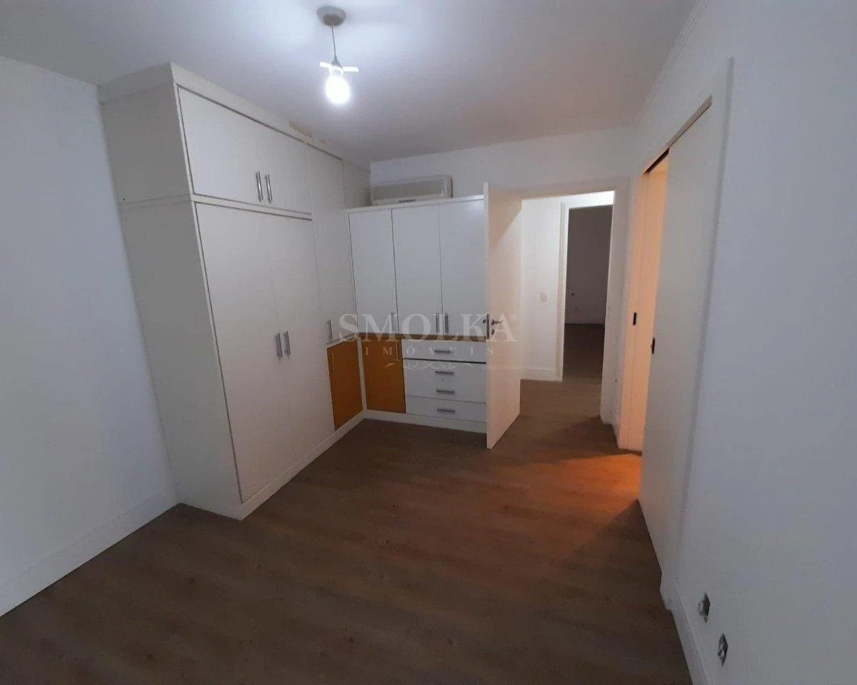 Ванна та 4 спальні: квартира 255 м² — photo 20